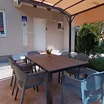 Guest House Green Field