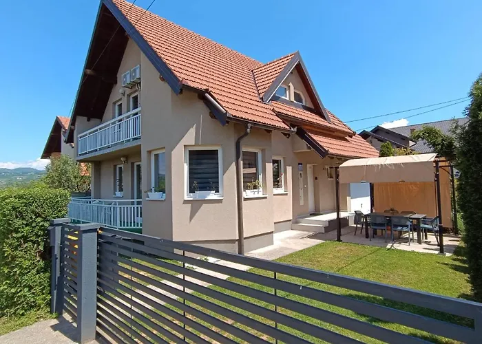 Guest House Green Field