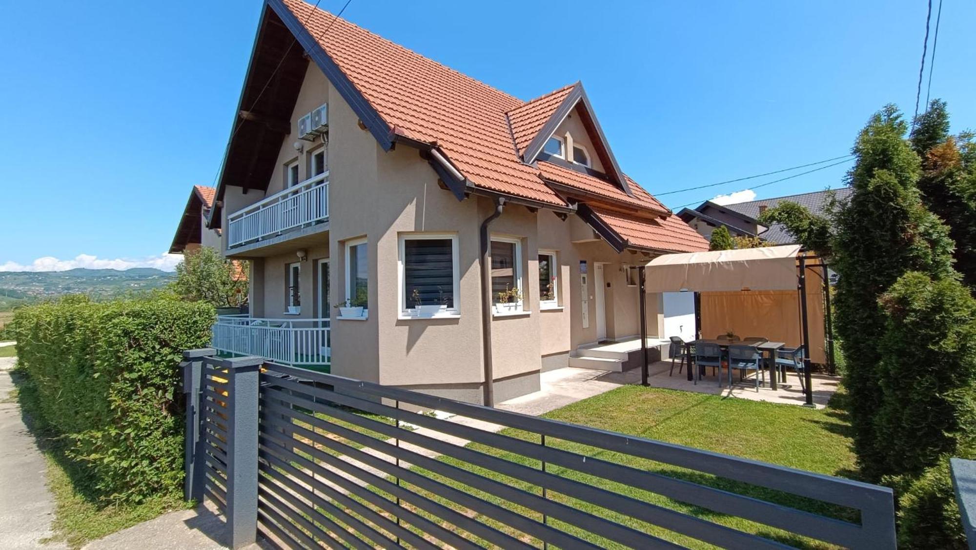 Holiday home Field